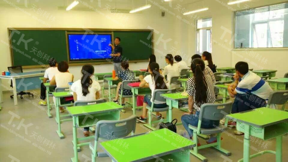 觸摸查詢一體機(jī)