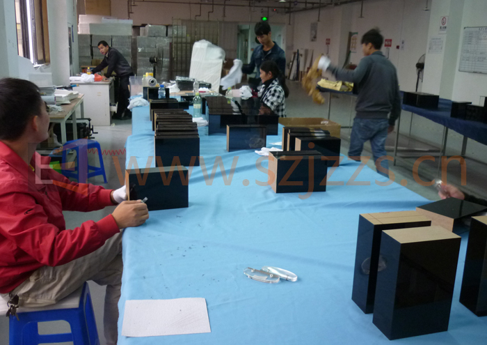 Tan In The Raw品牌護膚品展示架生產過程