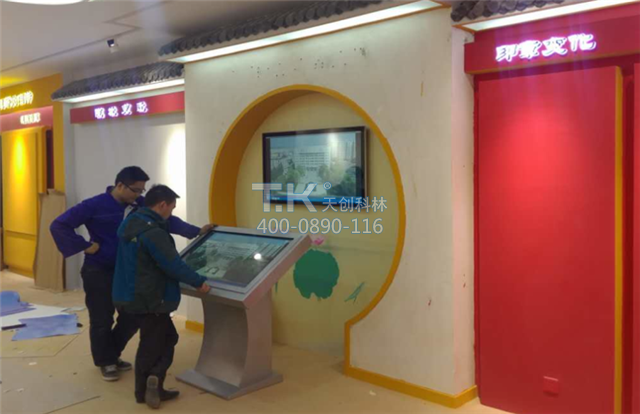 城市規(guī)劃館展館觸控一體機 (1)